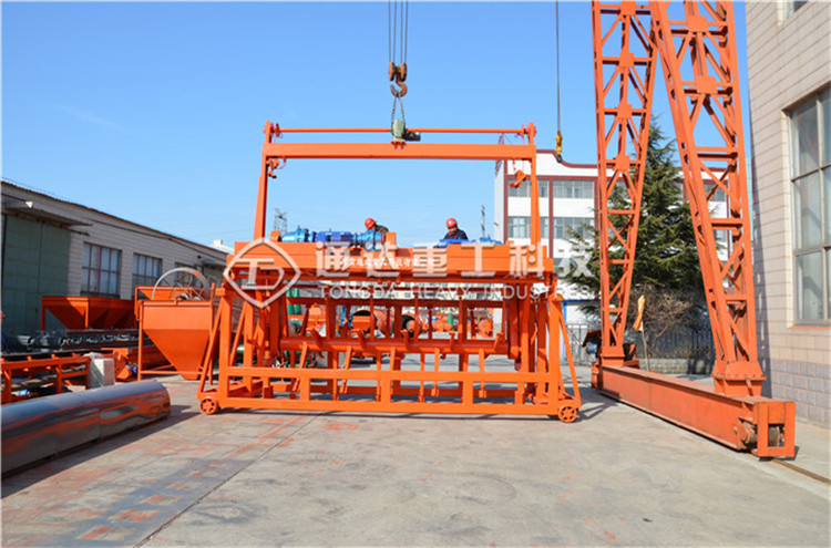 槽式翻堆機(jī) (2).jpg
